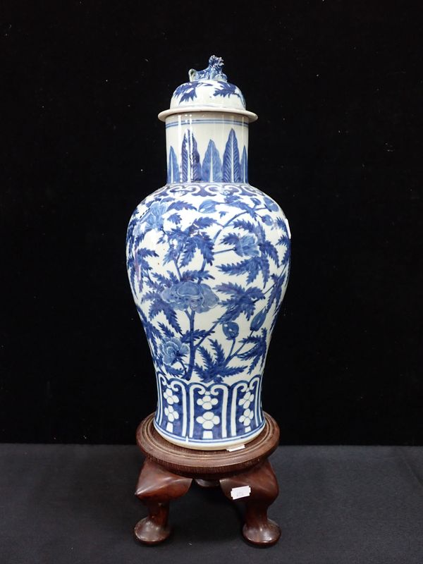 A CHINESE BLUE AND WHITE BALUSTER  VASE