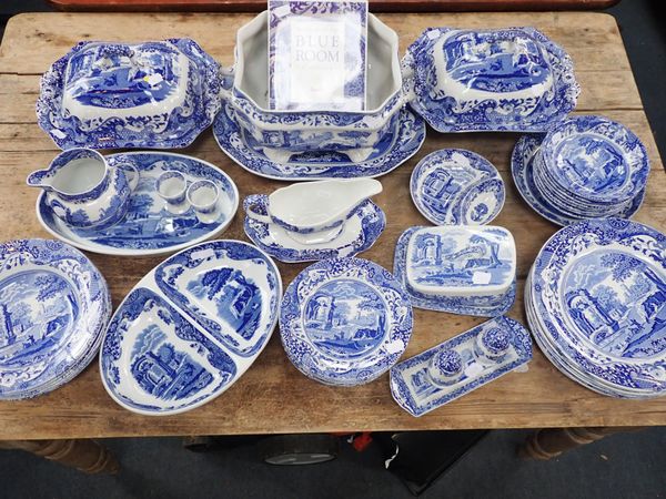 A COLLECTION OF SPODE ITALIAN DINNER WARE