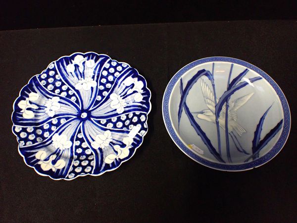 A JAPANESE PLATE WITH LOBED RIM