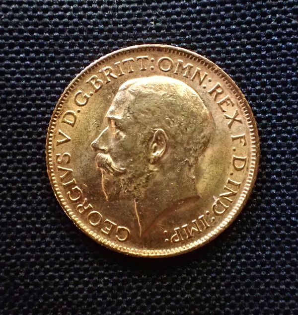 A 1912 GEORGE V GOLD SOVEREIGN