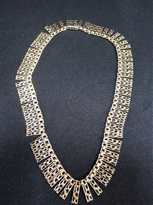 A 9CT GOLD MODERNIST NECKLACE