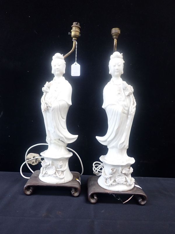 A PAIR OF CHINESE BLANC DE CHINE FIGURES