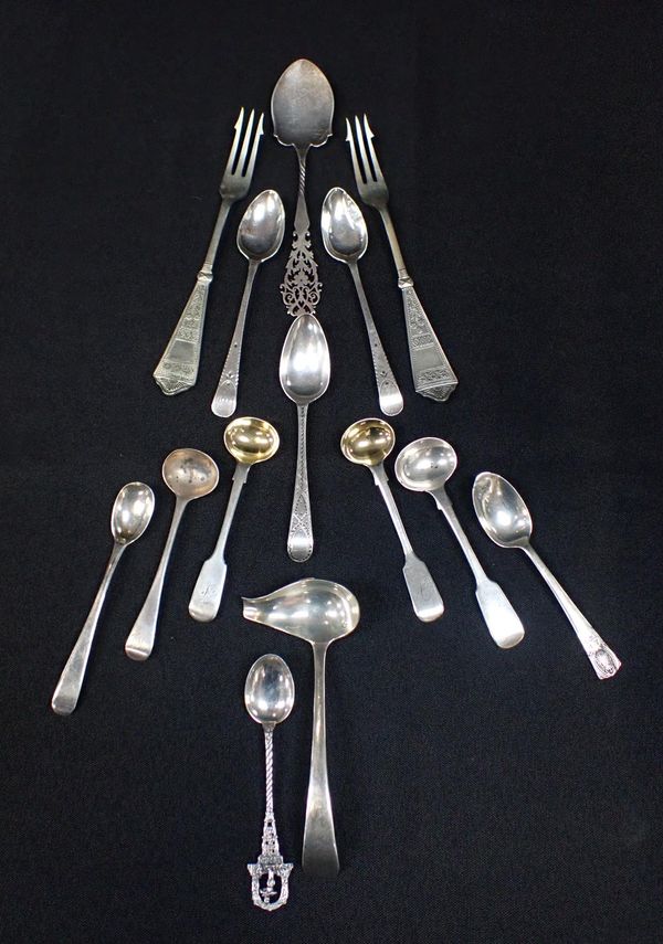 A PAIR OF VICTORIAN SILVER CONDIMENT SPOONS