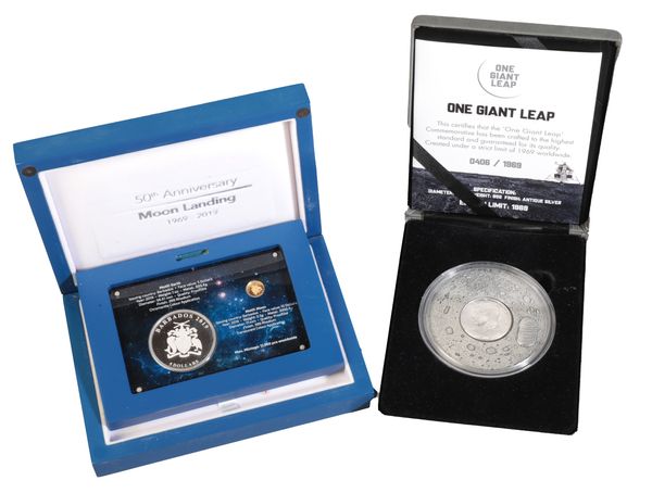 APOLLO 11 MOON LANDING ONE GIANT LEAP 1969 COMMEMORATIVE SILVER COIN