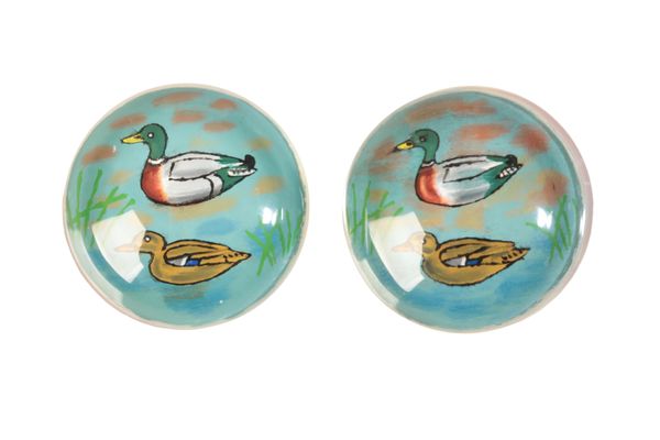 A PAIR OF DUCK ESSEX CRYSTAL REVERSE INTAGLIOS