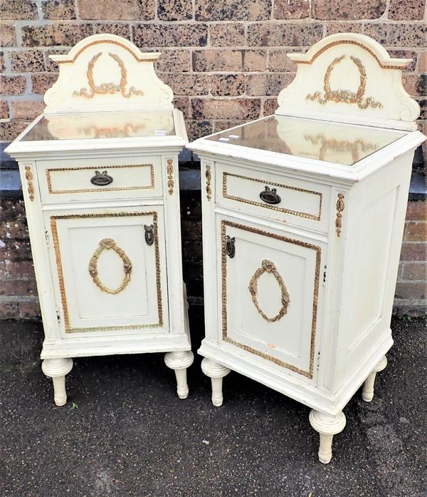 A PAIR OF PAINTED LOUIS XIV STYLE BEDSIDE CABINETS