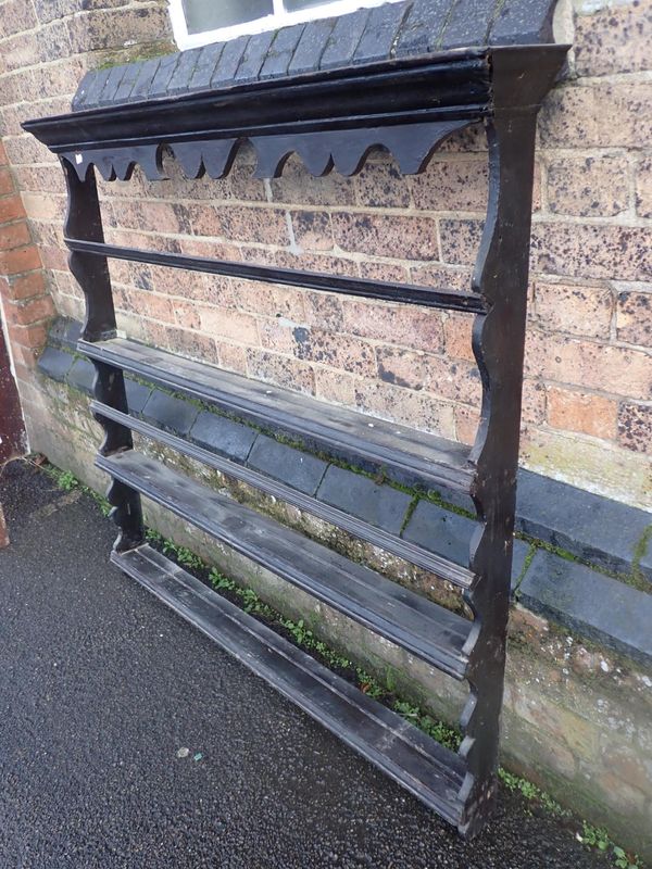 AN 18TH CENTURY DELFT RACK