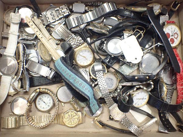 A QUANTITY OF VARIOUS GENTLEMENS' WRISTWATCHES