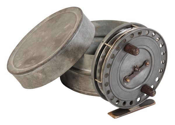 W. F. HOMER, FOREST GATE, LONDON: A "FLICK-EM" ALLOY CENTRE PIN REEL