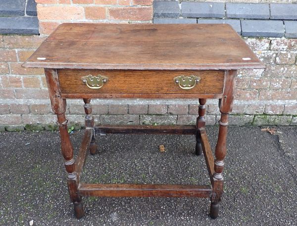 AN 18TH CENTURY OAK SIDE TABLE