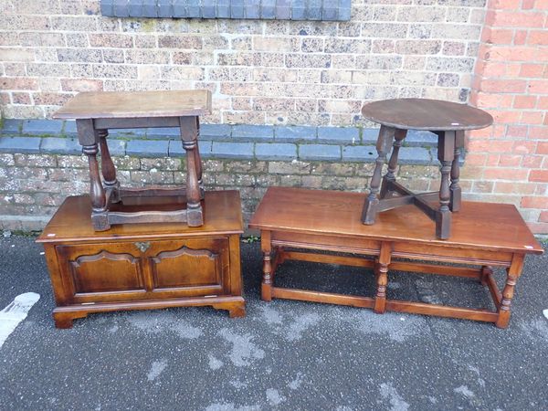 AN OAK 'JOINT STOOL' STYLE COFFEE TABLE