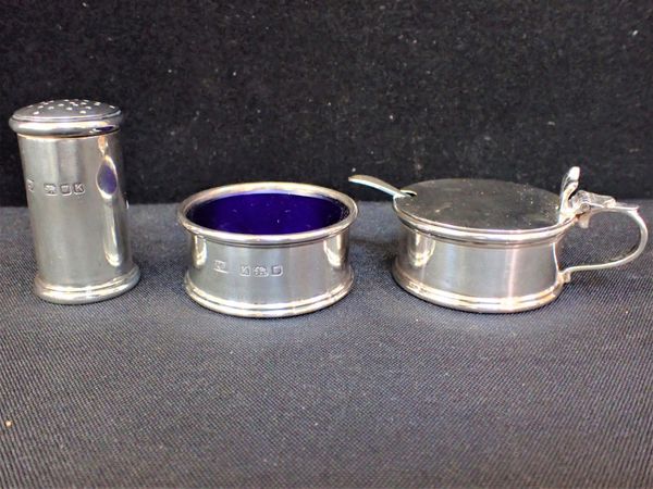 A MAPPIN & WEBB  LONDON SILVER CRUET