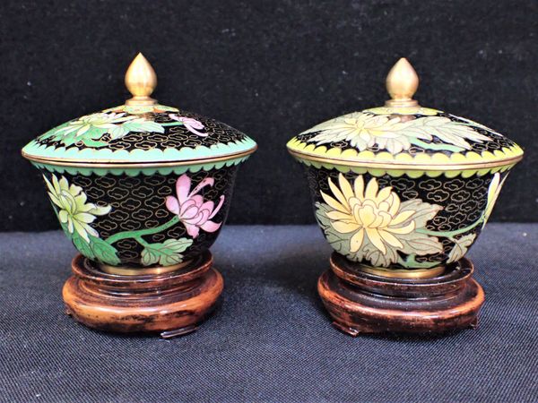 A PAIR OF CLOISONNE COVERED BOWLS