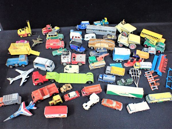 A COLLECTION OF DIECAST TOY VEHICLES