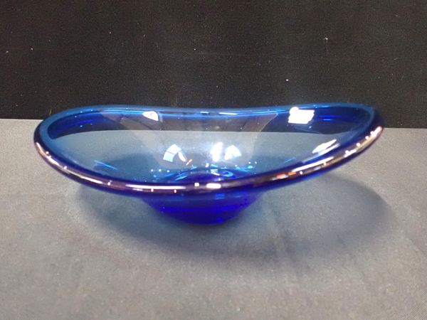 A  SCANDINAVIAN ART GLASS BOWL