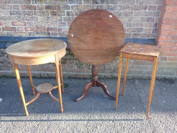 A 19TH CENTURY MAHOGANY TRIPOD TABLE