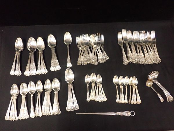 A QUANTITY OF SILVER-PLATED KING'S PATTERN CUTLERY