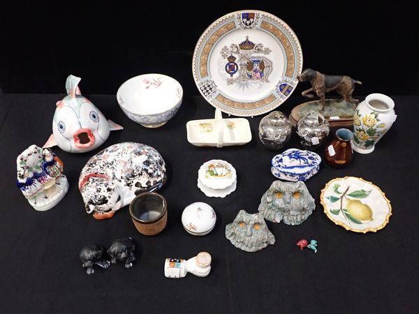 A COLLECTION OF MIXED CERAMICS