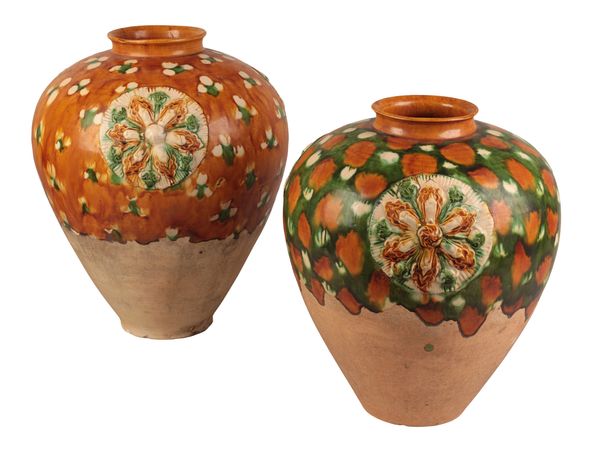 A PAIR OF CHINESE VASES