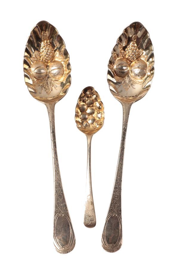 A PAIR OF GEORGE III SILVER ‘BERRY’ SPOONS