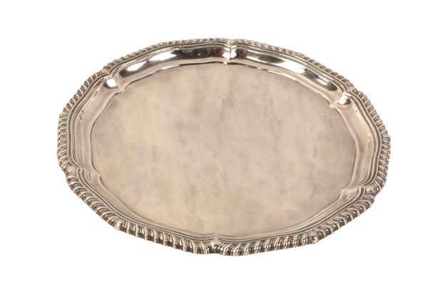 A GEORGE V SILVER CIRCULAR SALVER