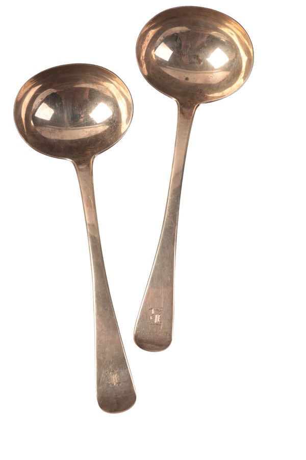 A PAIR OF GEORGE IV SILVER OLD ENGLISH PATTERN SAUCE LADLES