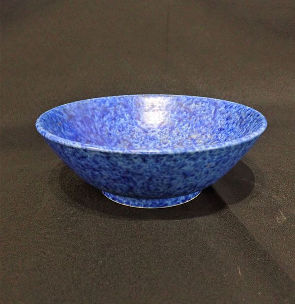 A RUSKIN MOTTLED BLUE GLAZED POTTERY BOWL