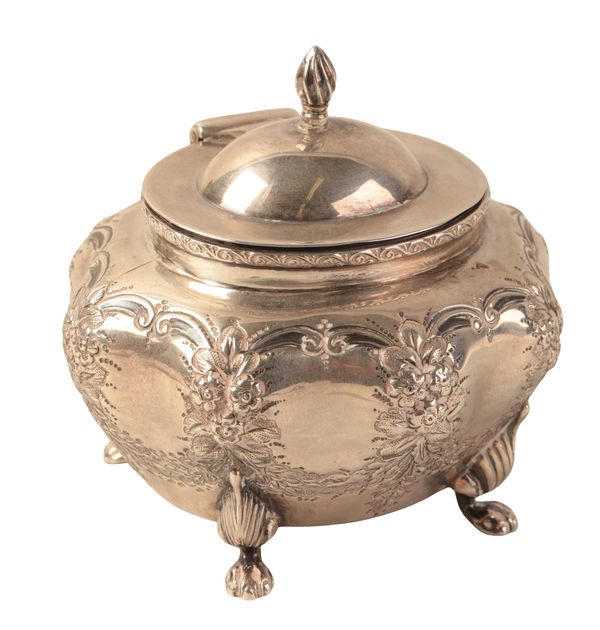 AN EDWARD VII SILVER LIDDED SUCRIERE