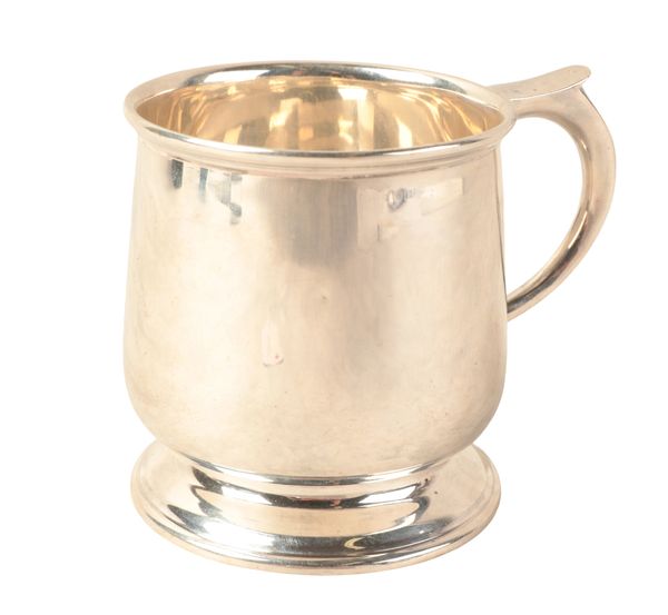 A GEORGE V SILVER CHRISTENING TANKARD