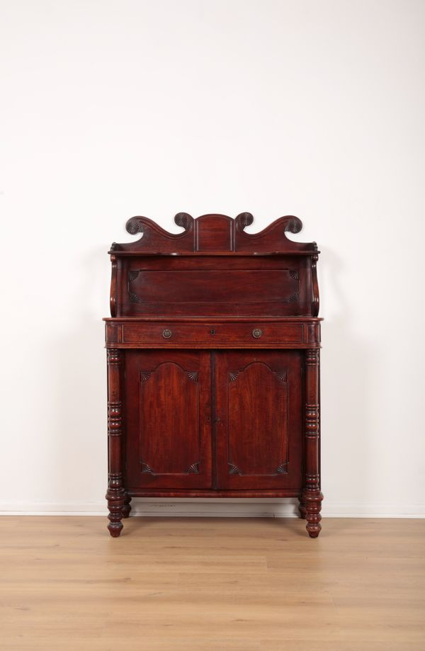 A WILLIAM IV MAHOGANY CHIFFONIER