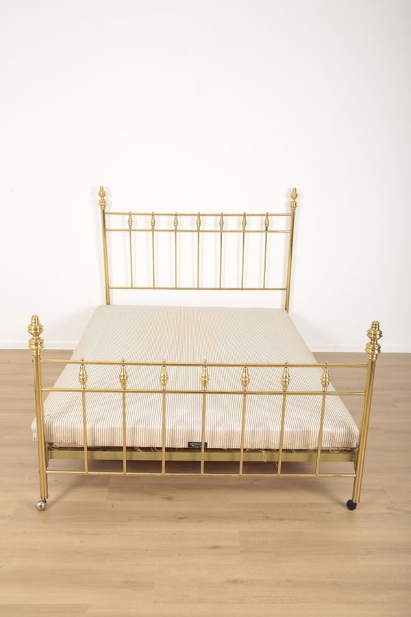 A VICTORIAN STYLE BRASS BED