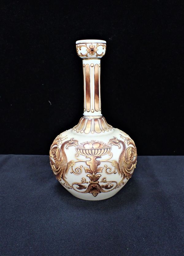 A 19TH CENTURY VASE IN THE STYLE OF THOMAS WEBB