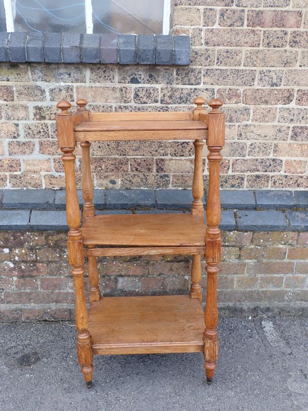 A VICTORIAN LIGHT OAK ETAGERE/WHATNOT