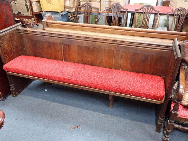 A VICTORIAN OAK PEW