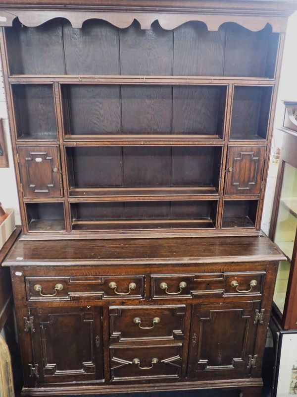 A SMALL OAK DRESSER OF 18TH CENTURY DESIGN