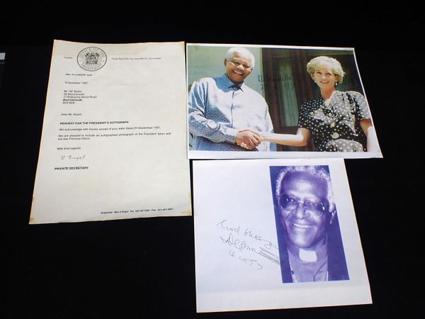 NELSON MANDELA:  AN AUTOGRAPHED PHOTOREPRODUCTION PRINT