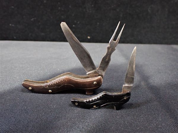 A PENKNIFE IN THE FORM OF A LADY'S SHOE