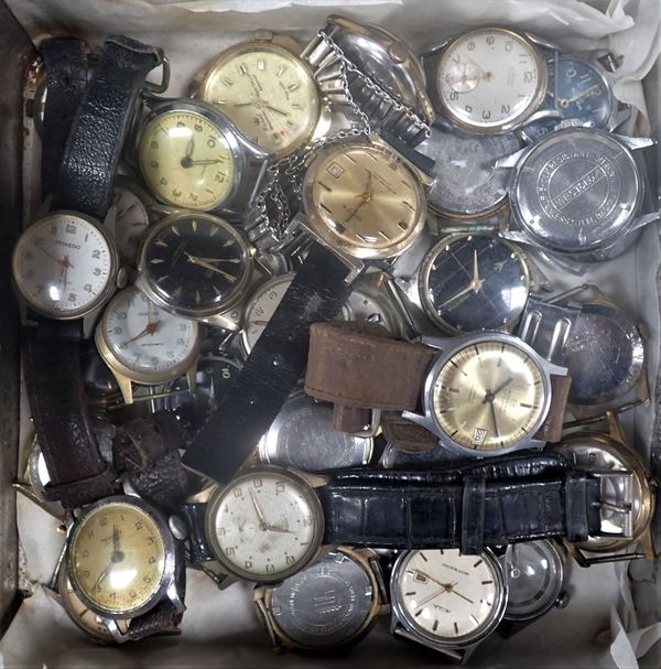 A QUANTITY VARIOUS GENTLEMAN'S AND LADY'S WRIST WATCHES