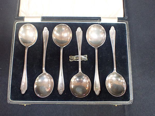 A SET OF SIX SILVER DESSERT SPOONS, BIRMINGHAM 1933