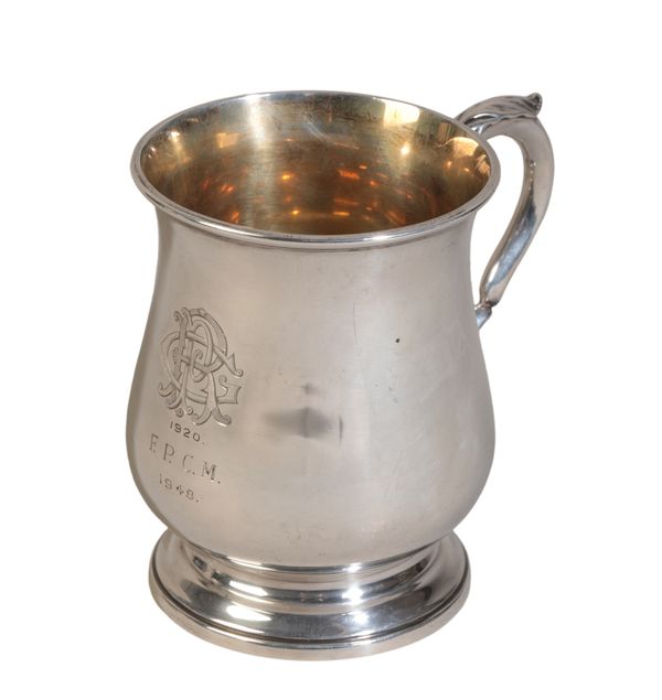 A GEORGE V SILVER CHRISTENING TANKARD