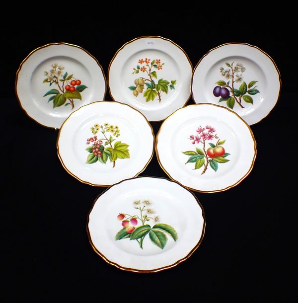 SIX SPODE, ENGLAND BONE CHINA DESSERT PLATES DECORATED WITH FRUIT