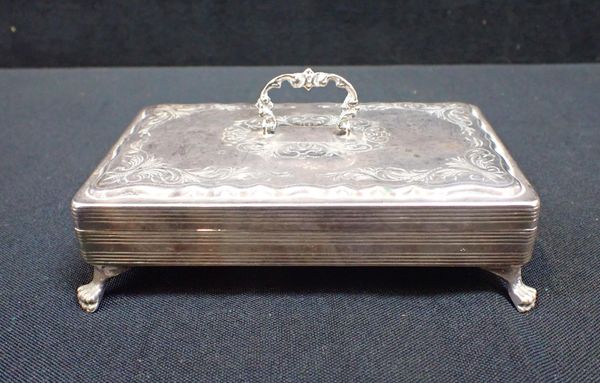 A EUROPEAN 835 STAMPED SILVER TRINKET BOX