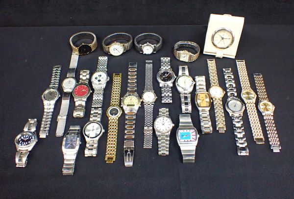 A QUANTITY OF GENTLEMANS' WRISTWATCHES