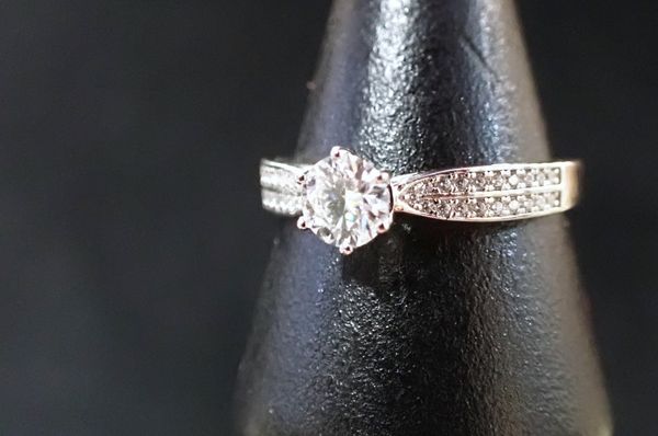 A SOLITAIRE DIAMOND RING