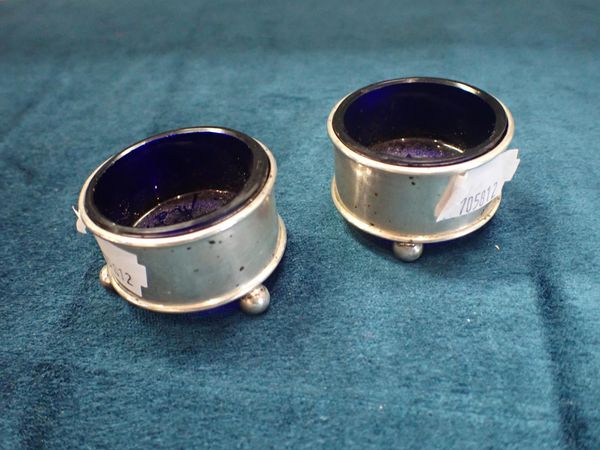 A PAIR OF GEORGE V SILVER SALTS