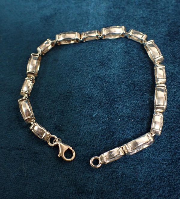 A CUBIC ZIRCONIA LINE BRACELET