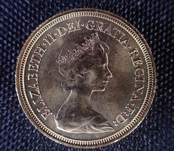 A 1974 ELIZABETH II GOLD SOVEREIGN