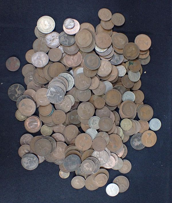 A QUANTITY OF VICTORIAN AND LATER COINAGE