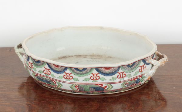 A CHINESE EXPORT TUREEN BASE