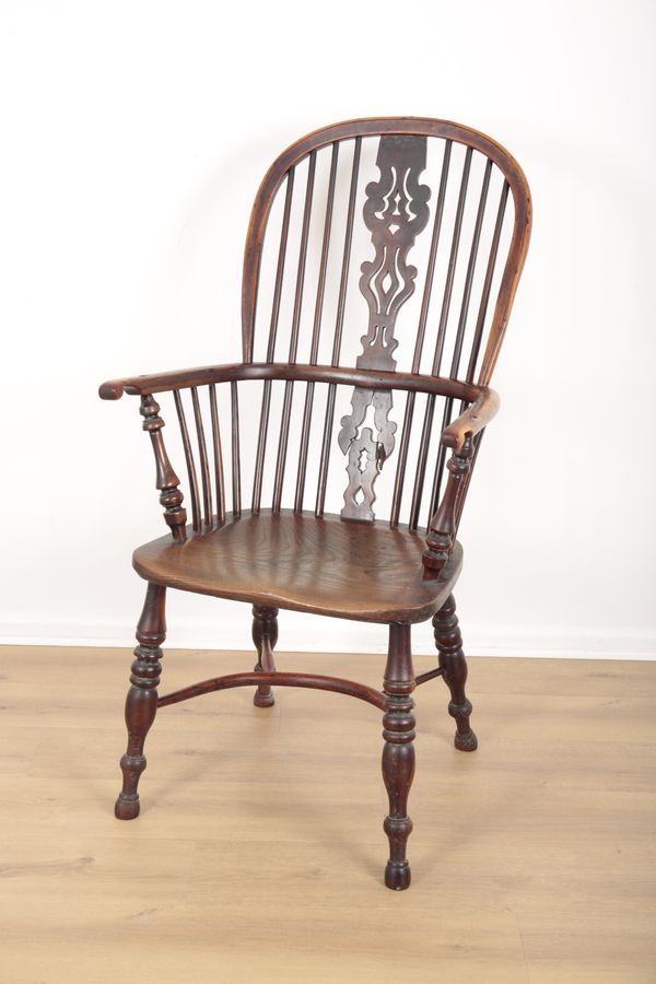 AN ELM AND YEW WOOD WINDSOR ARMCHAIR, POSSIBLY NOTTINGHAM